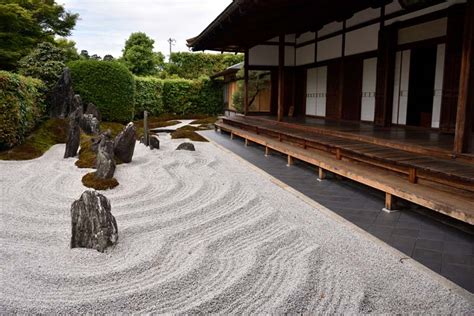 日式庭院石頭|【日本庭園】體驗侘寂美學!「枯山水」的魅力與欣賞。